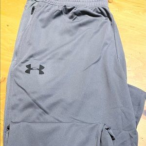 Men’s Under Armour light weight loose sweat pants